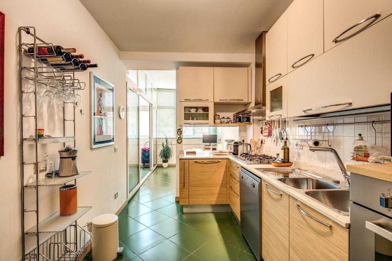 Terrazza Piccolomini: Elegant Apartment Stunning View Over Rome/St Peter'S Dome Esterno foto