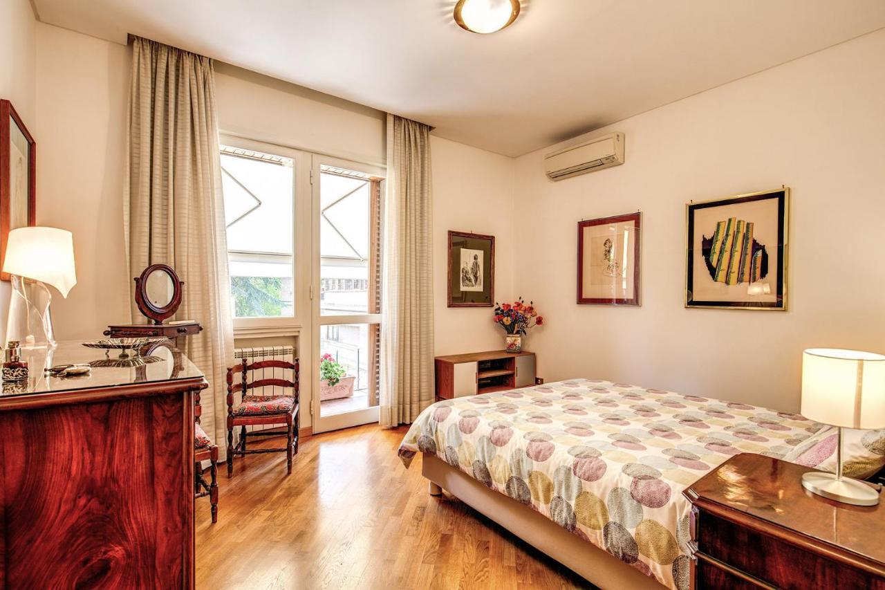 Terrazza Piccolomini: Elegant Apartment Stunning View Over Rome/St Peter'S Dome Esterno foto