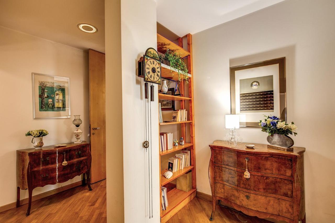 Terrazza Piccolomini: Elegant Apartment Stunning View Over Rome/St Peter'S Dome Esterno foto