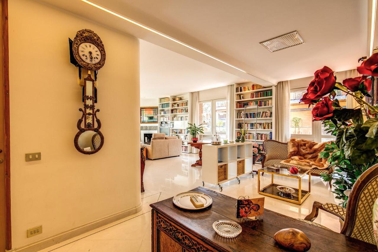 Terrazza Piccolomini: Elegant Apartment Stunning View Over Rome/St Peter'S Dome Esterno foto