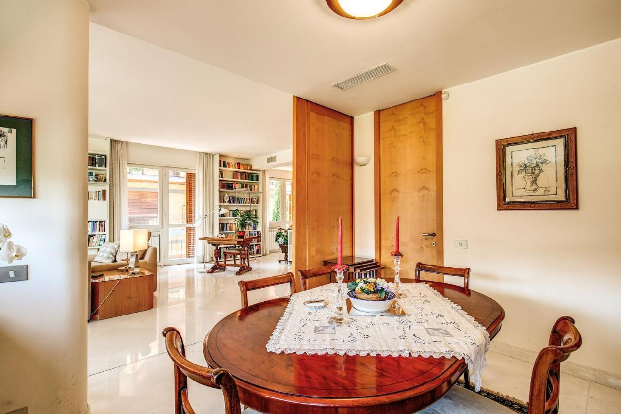 Terrazza Piccolomini: Elegant Apartment Stunning View Over Rome/St Peter'S Dome Esterno foto
